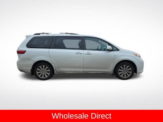 Used 2017 Toyota Sienna XLE w/ XLE Navigation Package image 7