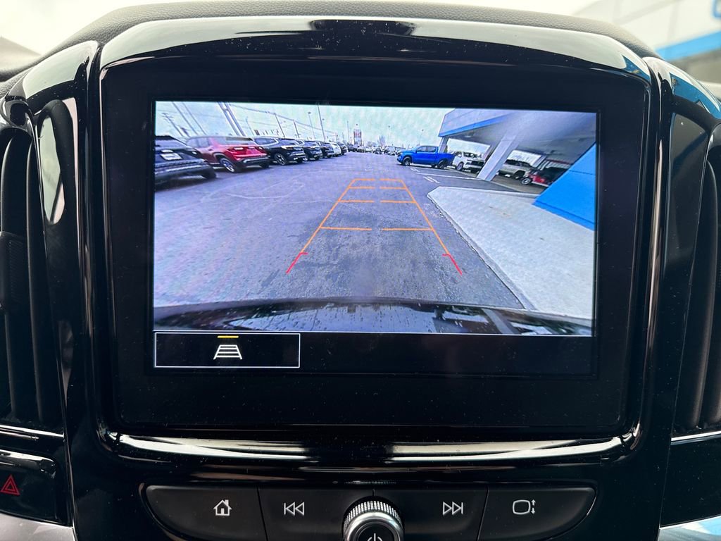 Used 2023 Chevrolet Traverse LT image 23