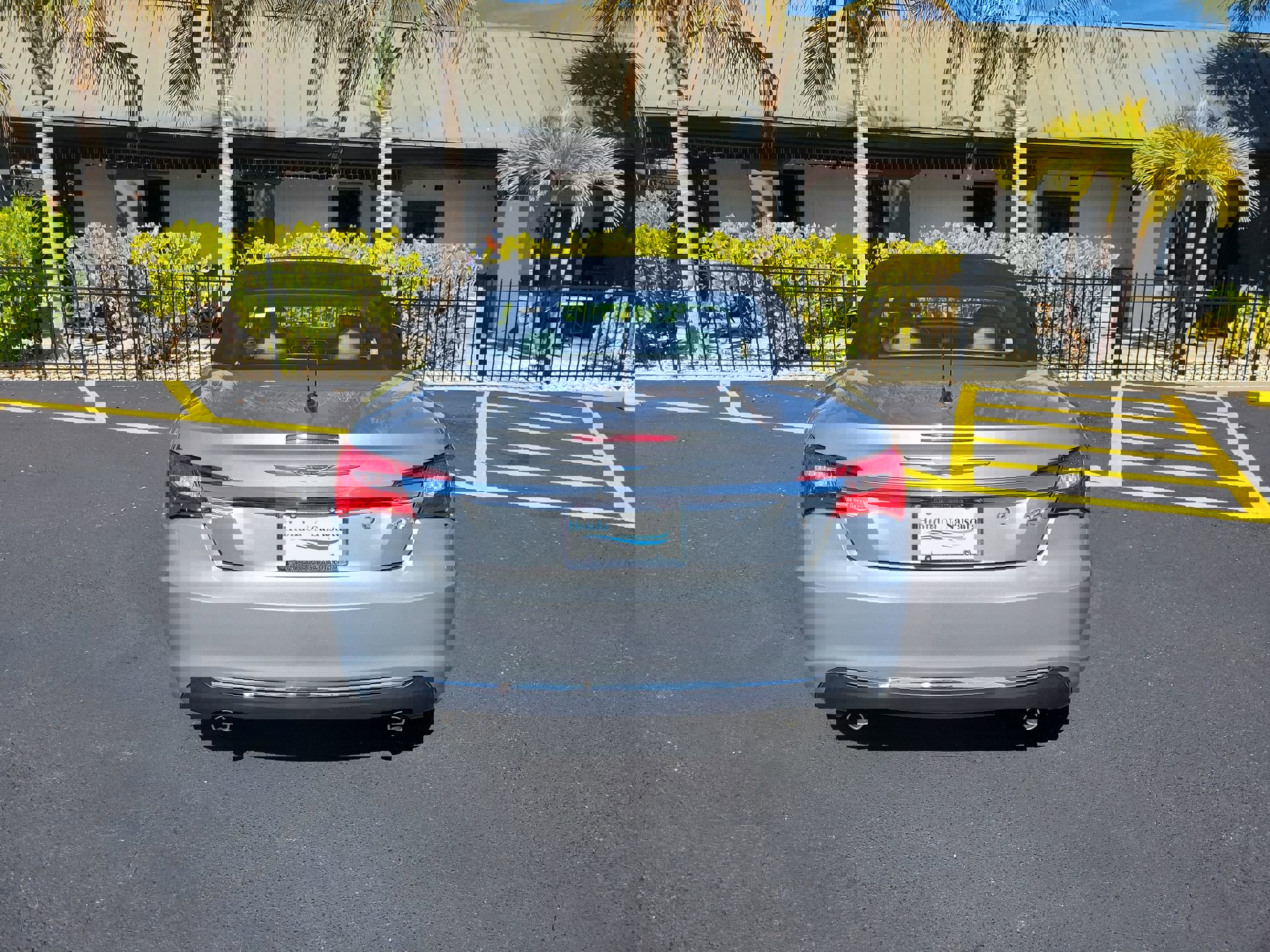 Used 2014 Chrysler 200 Touring image 7