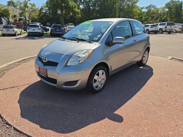 Used 2009 Toyota Yaris 2-Door Hatchback w/ Convenience Pkg FWD image 1