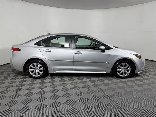 Certified 2025 Toyota Corolla LE FWD image 4