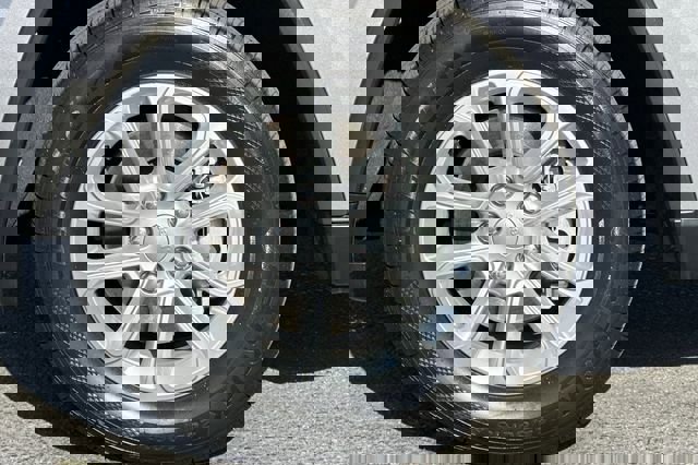 Used 2021 Jeep Grand Cherokee Laredo image 29