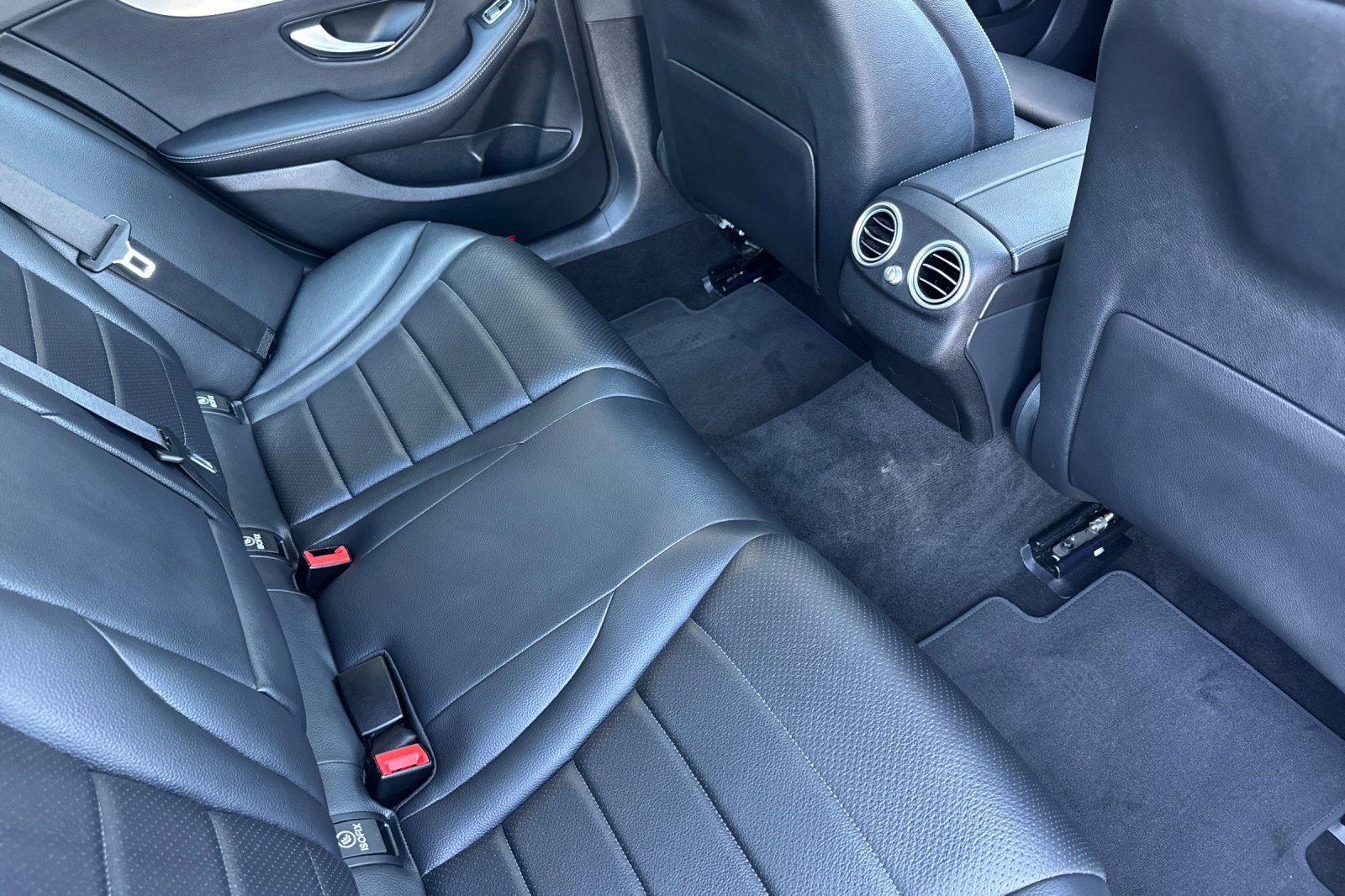 Used 2021 Mercedes-Benz C 300 Sedan image 31