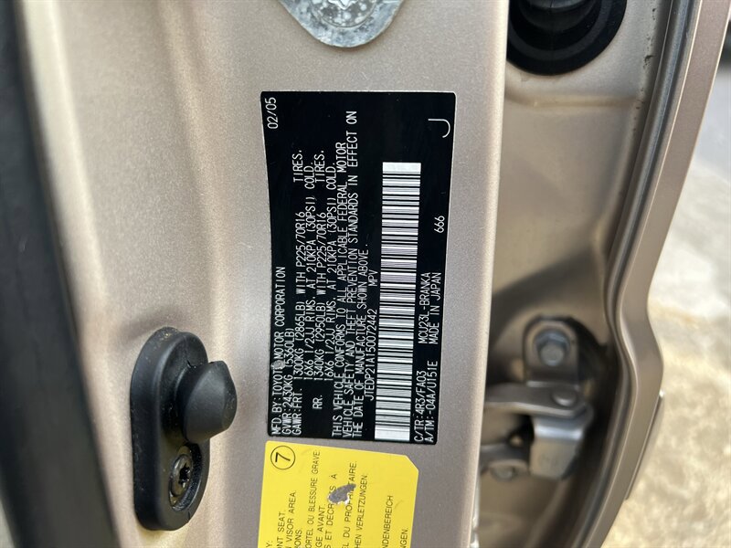 Used 2005 Toyota Highlander 2WD V6 w/ 3rd Row image 18