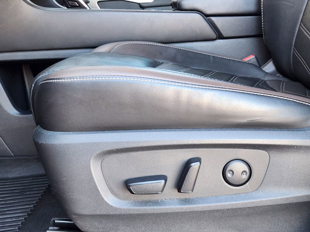 Used 2023 Nissan Pathfinder Platinum w/ Cargo Package image 23