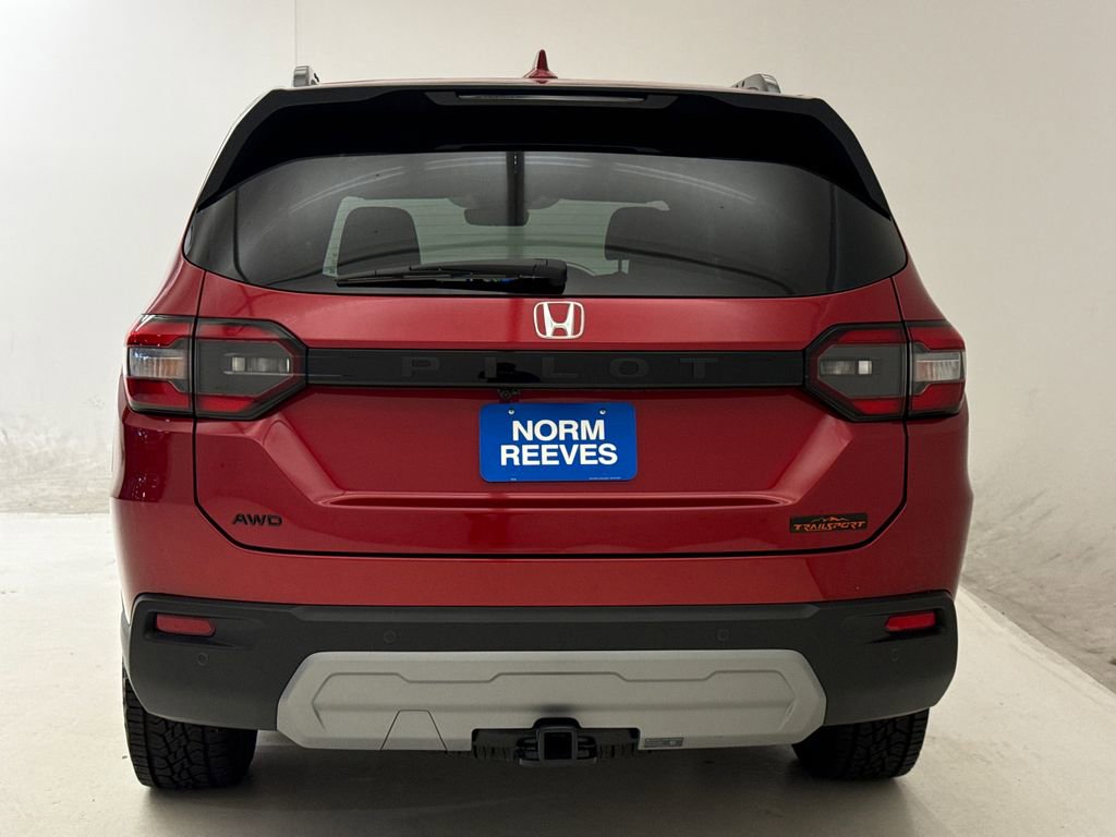 Certified 2025 Honda Pilot TrailSport image 8