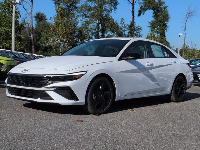 New 2026 Hyundai Elantra SEL Sport FWD image 2