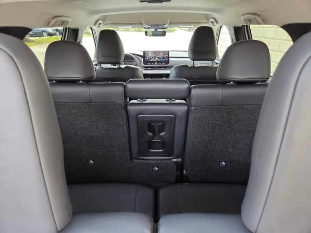 Used 2025 Mitsubishi Outlander SE AWD/4WD image 43