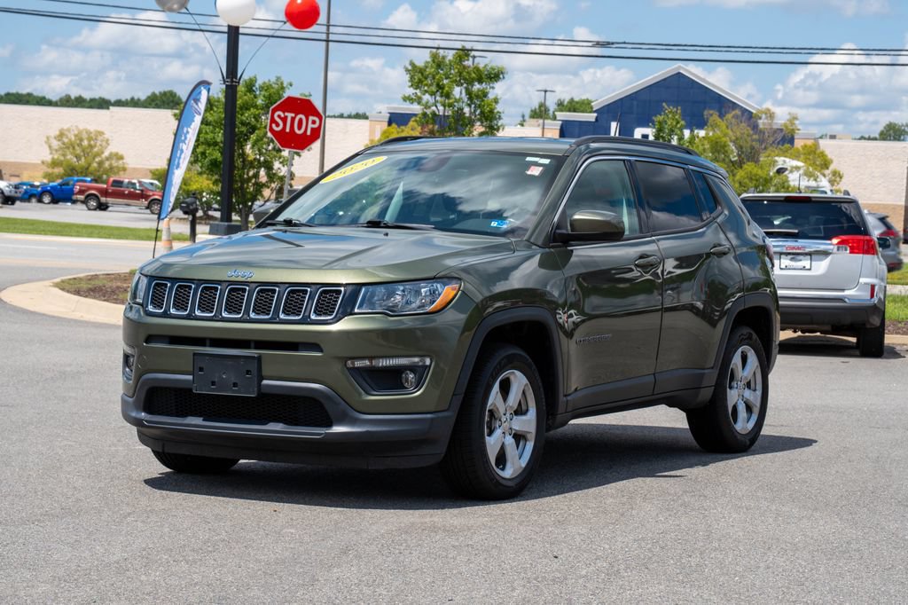 Used 2020 Jeep Compass Latitude w/ Popular Equipment Group AWD/4WD image 3