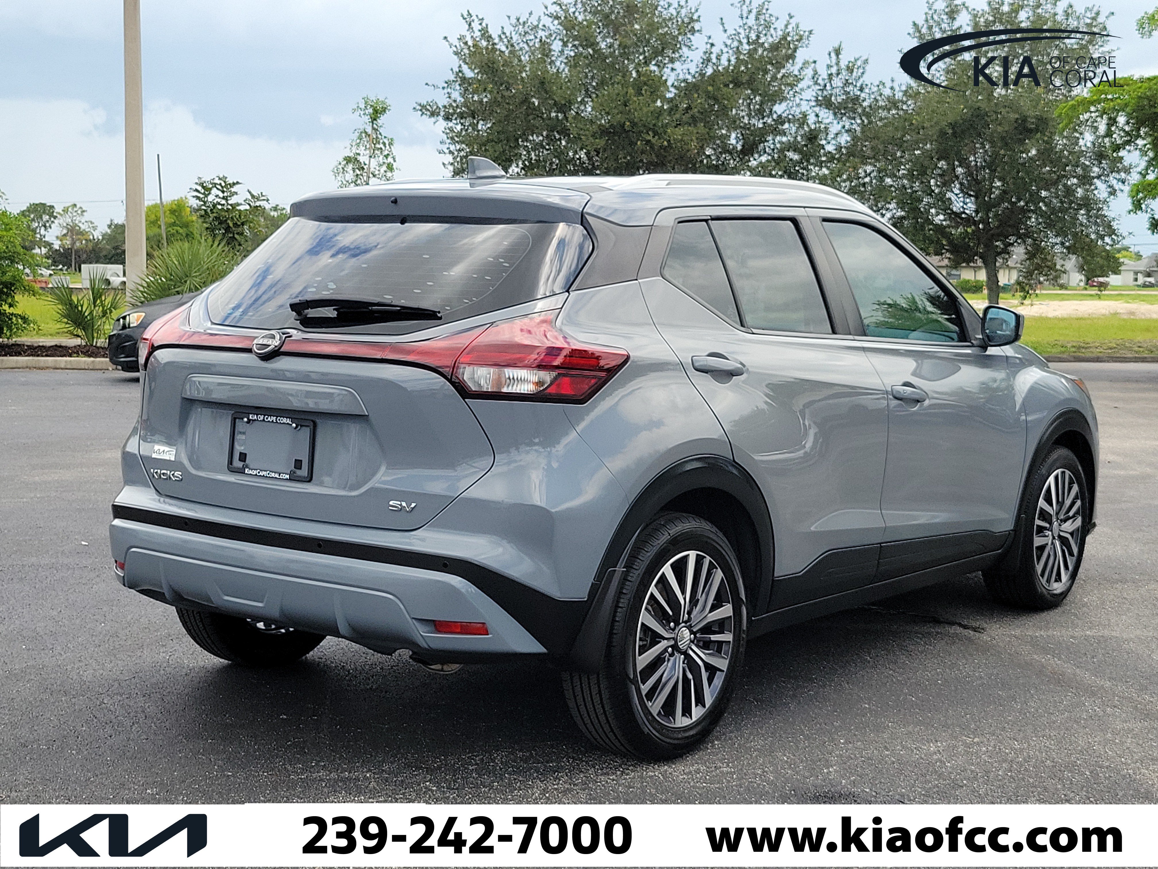 Used 2022 Nissan Kicks SV FWD image 6
