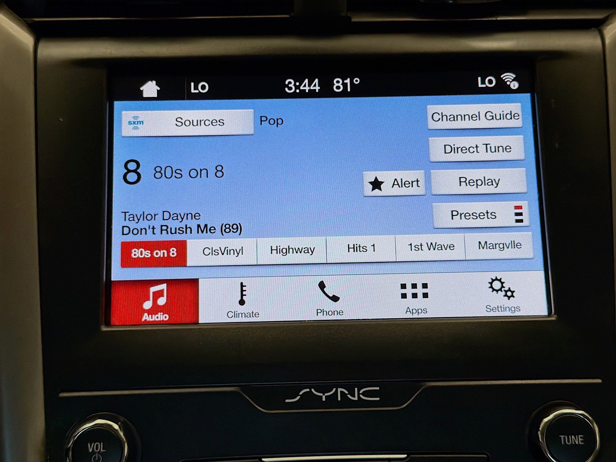 Used 2019 Ford Fusion SE image 9