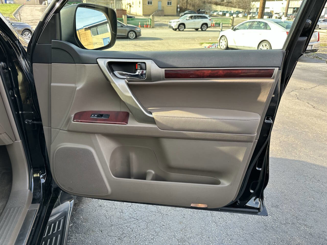 Used 2012 Lexus GX 460 image 36