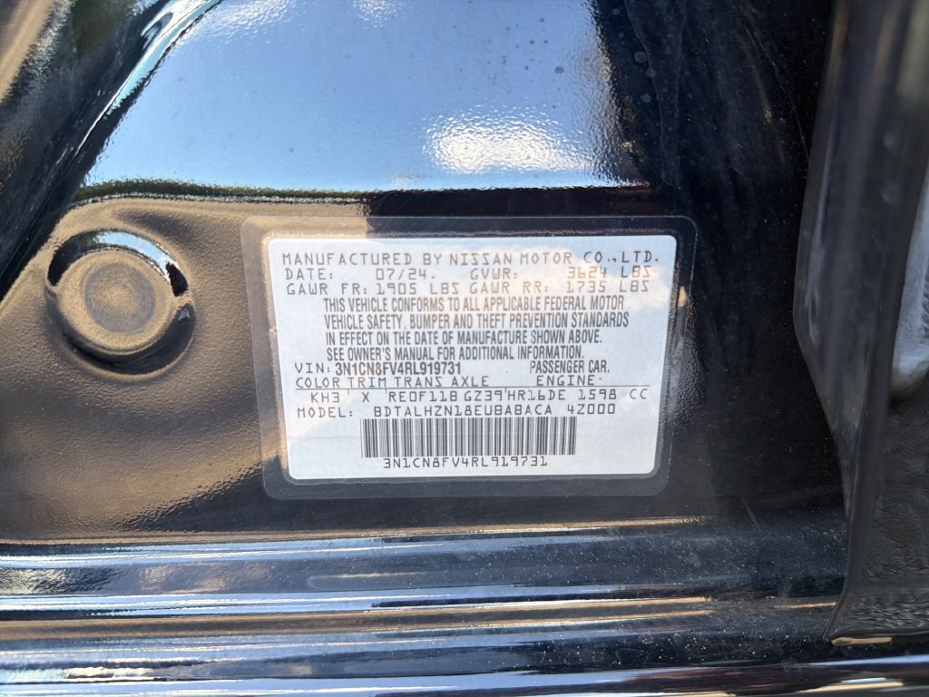 Used 2024 Nissan Versa SR FWD image 30