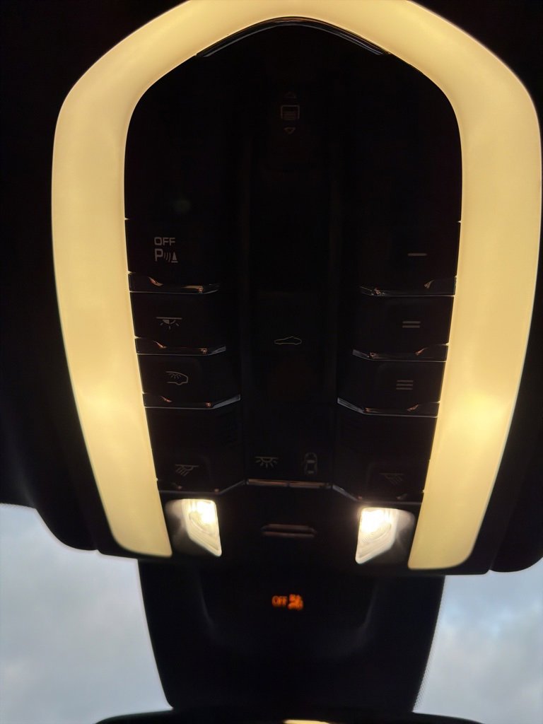 Used 2017 Porsche Macan S image 12