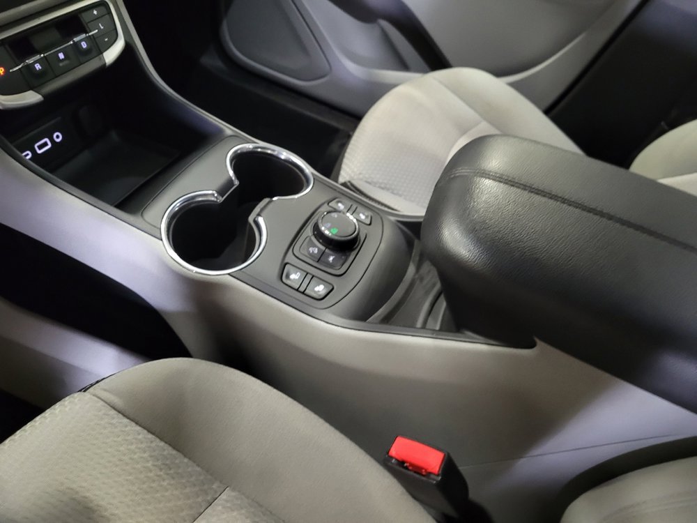 Used 2023 GMC Terrain SLE w/ Driver Convenience Package image 26