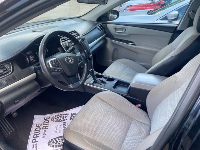 Used 2015 Toyota Camry SE FWD image 12