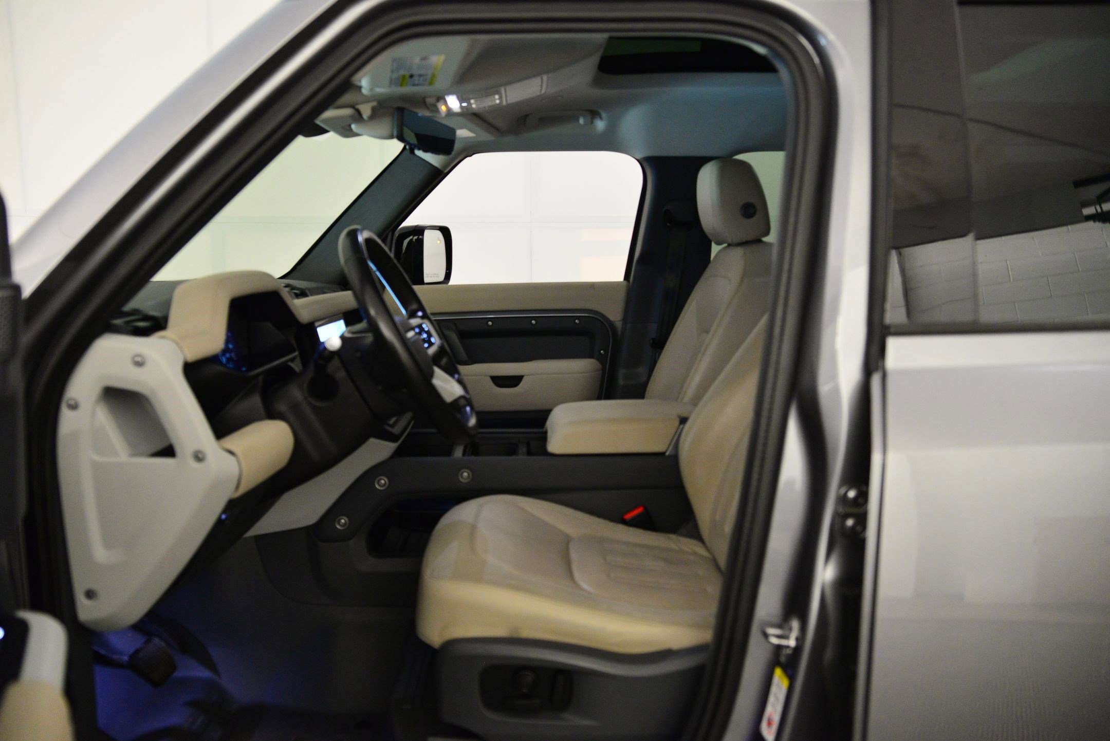 Used 2020 Land Rover Defender 110 SE AWD/4WD image 26