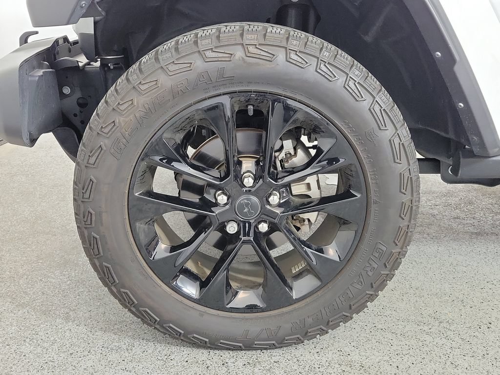 Used 2024 Jeep Gladiator Sport AWD/4WD image 9
