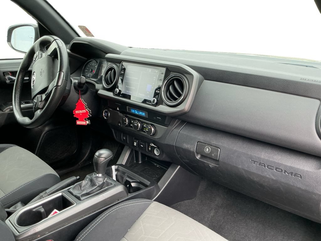 Used 2022 Toyota Tacoma TRD Off-Road RWD image 17