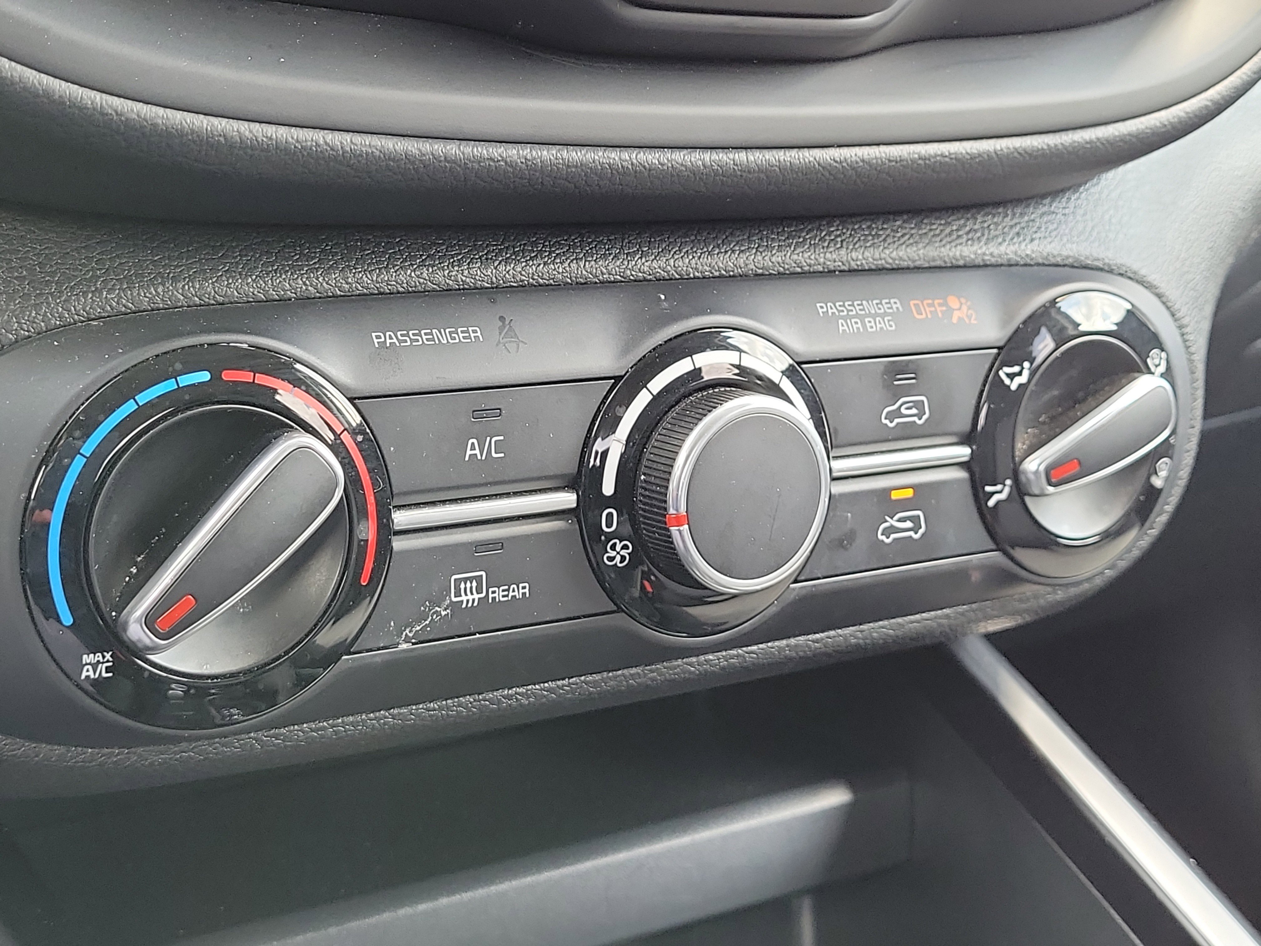 Used 2025 Kia Soul LX w/ LX Technology Package image 27