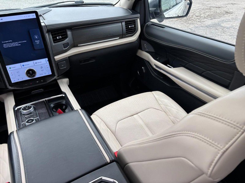 Used 2024 Ford Expedition Max Platinum AWD/4WD image 17