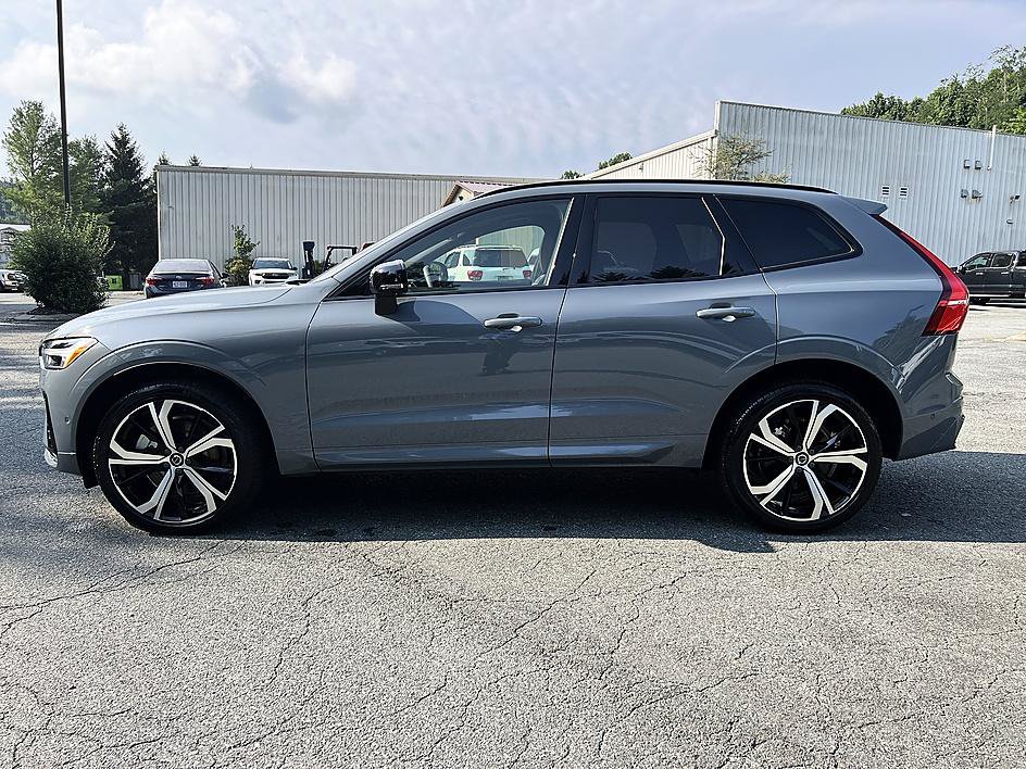Used 2024 Volvo XC60 B5 Ultimate w/ Protection Package Premier AWD/4WD image 7