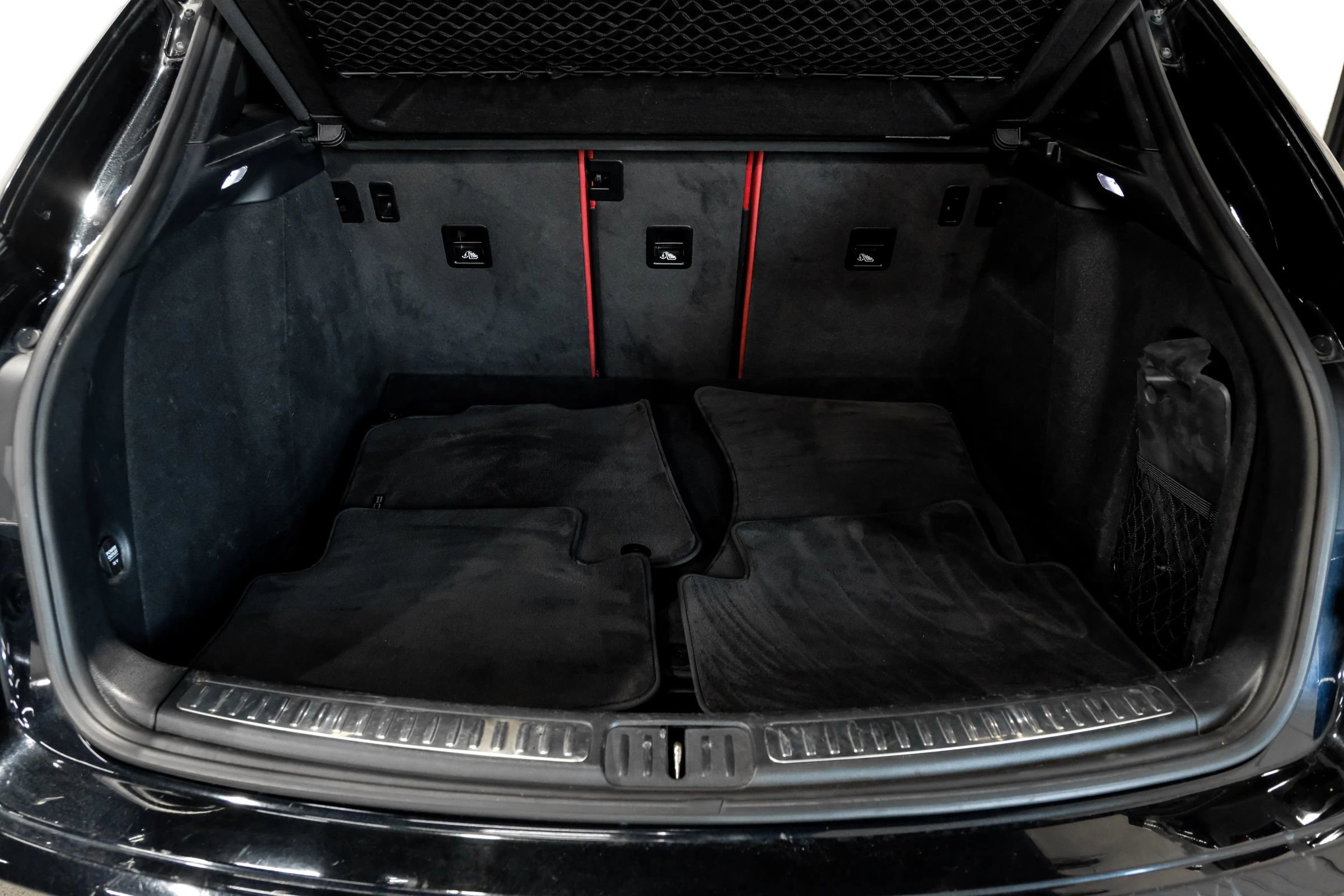 Used 2017 Porsche Macan Turbo image 55