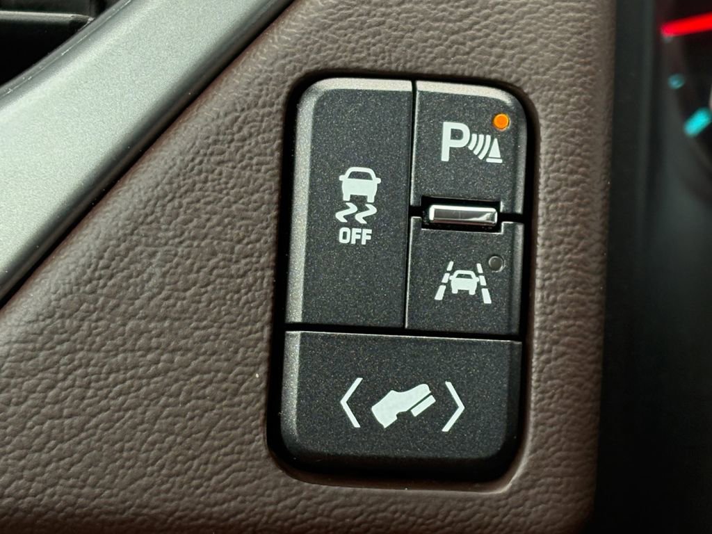 Used 2016 Chevrolet Tahoe LT image 4