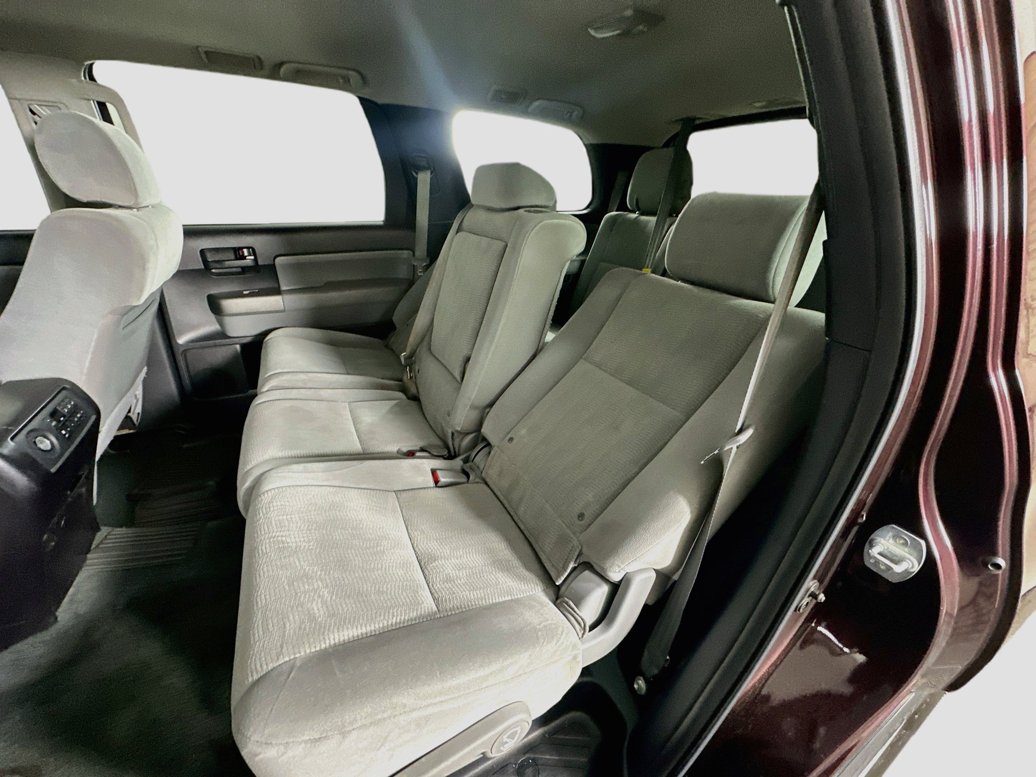 Used 2016 Toyota Sequoia SR5 RWD image 27