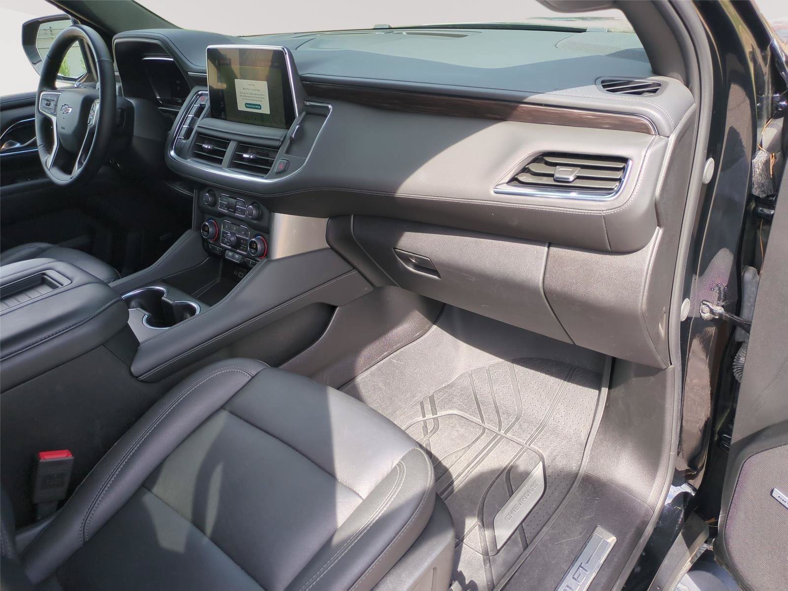 Used 2024 Chevrolet Tahoe Z71 w/ Luxury Package AWD/4WD image 37