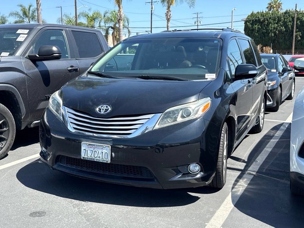 Used 2015 Toyota Sienna Limited FWD image 3