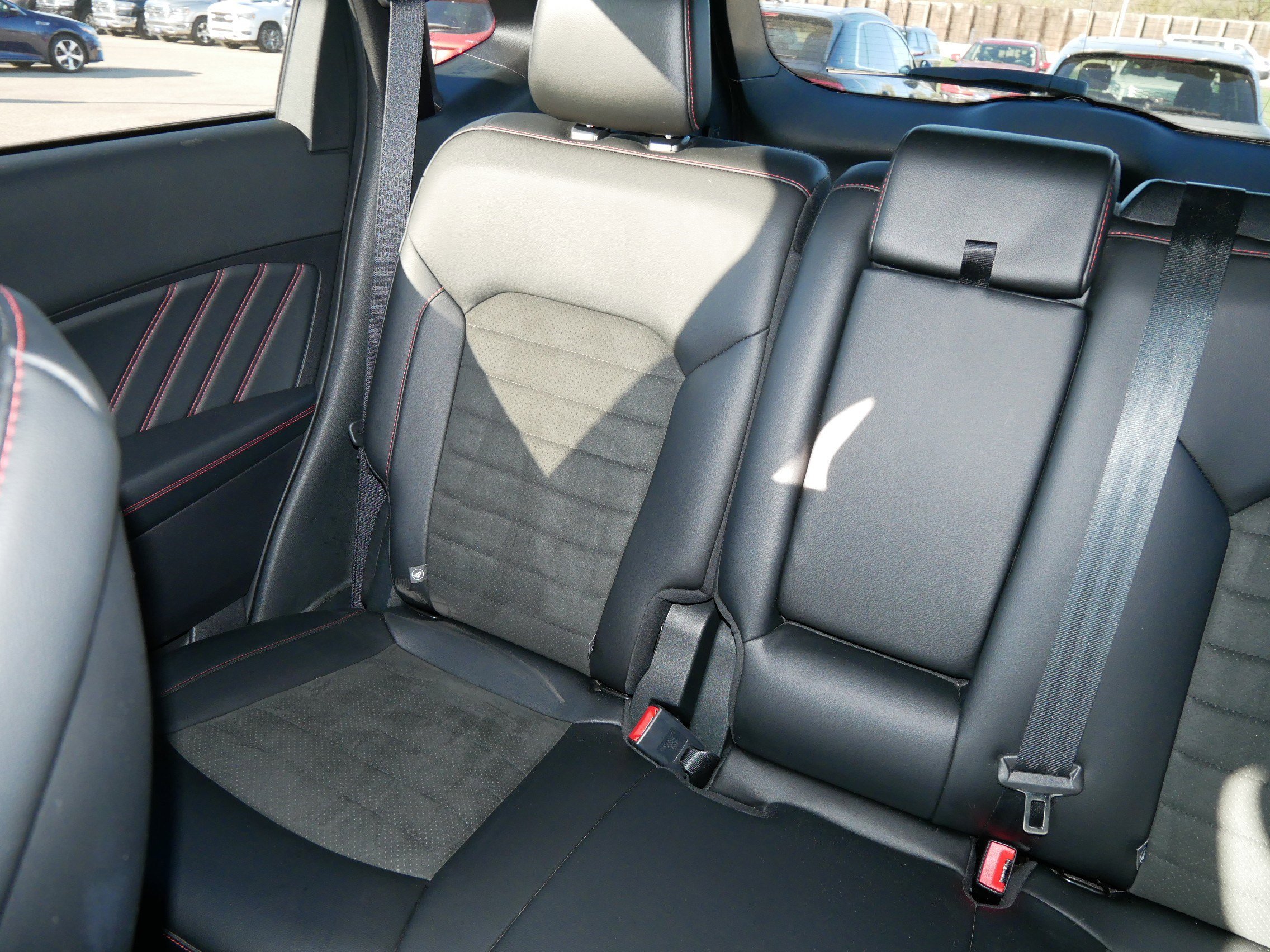 Used 2020 Ford Edge ST-Line w/ Cold Weather Package AWD/4WD image 12