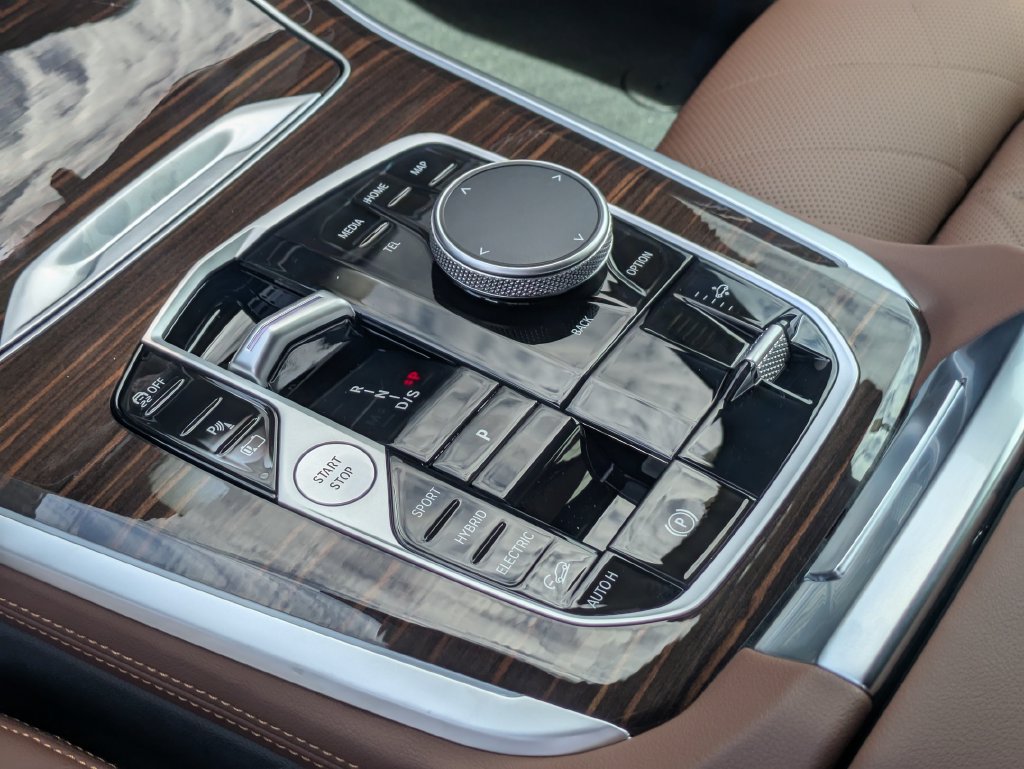 New 2026 BMW X5 xDrive50e AWD/4WD image 16