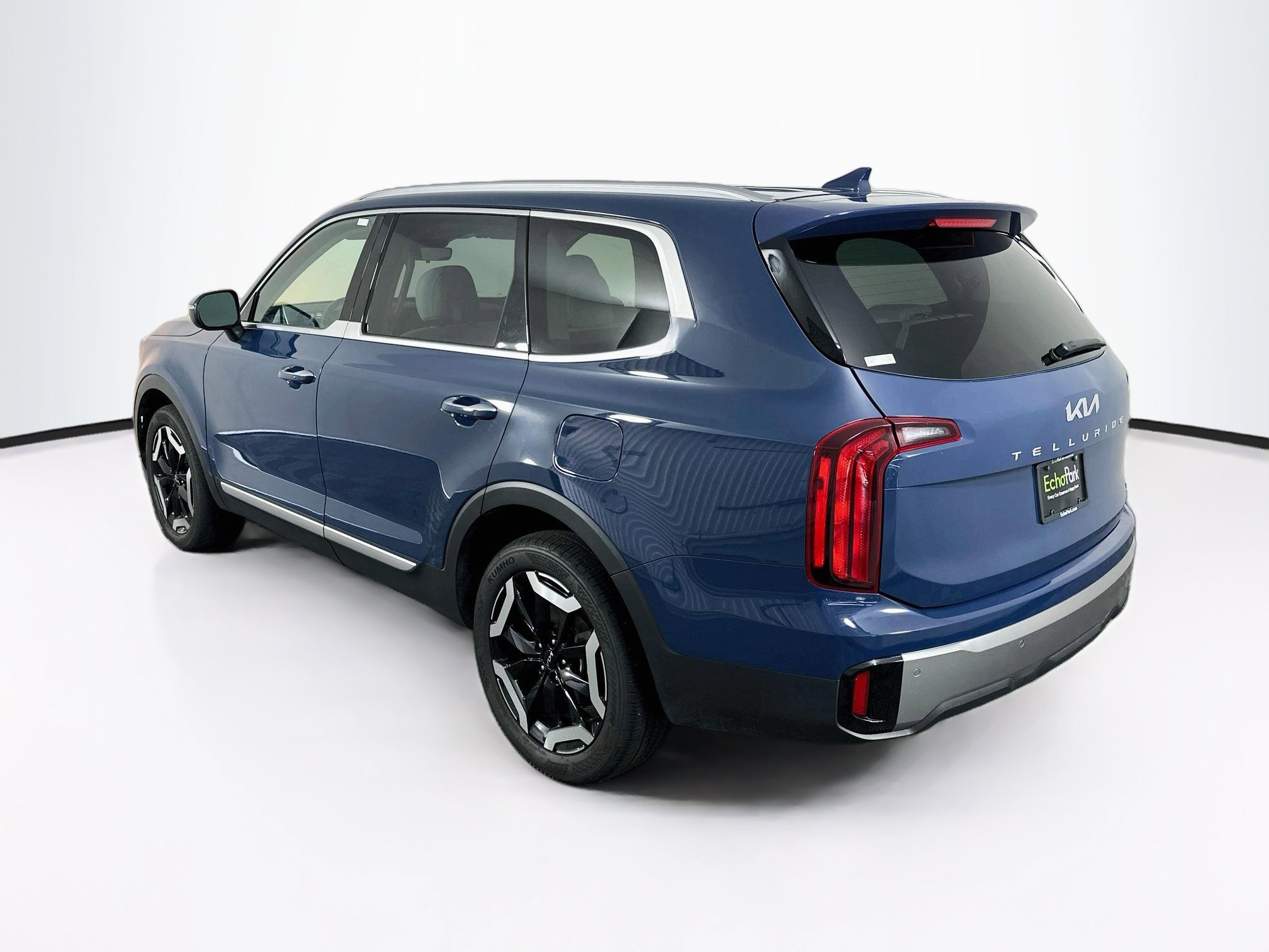 Used 2025 Kia Telluride S FWD image 5