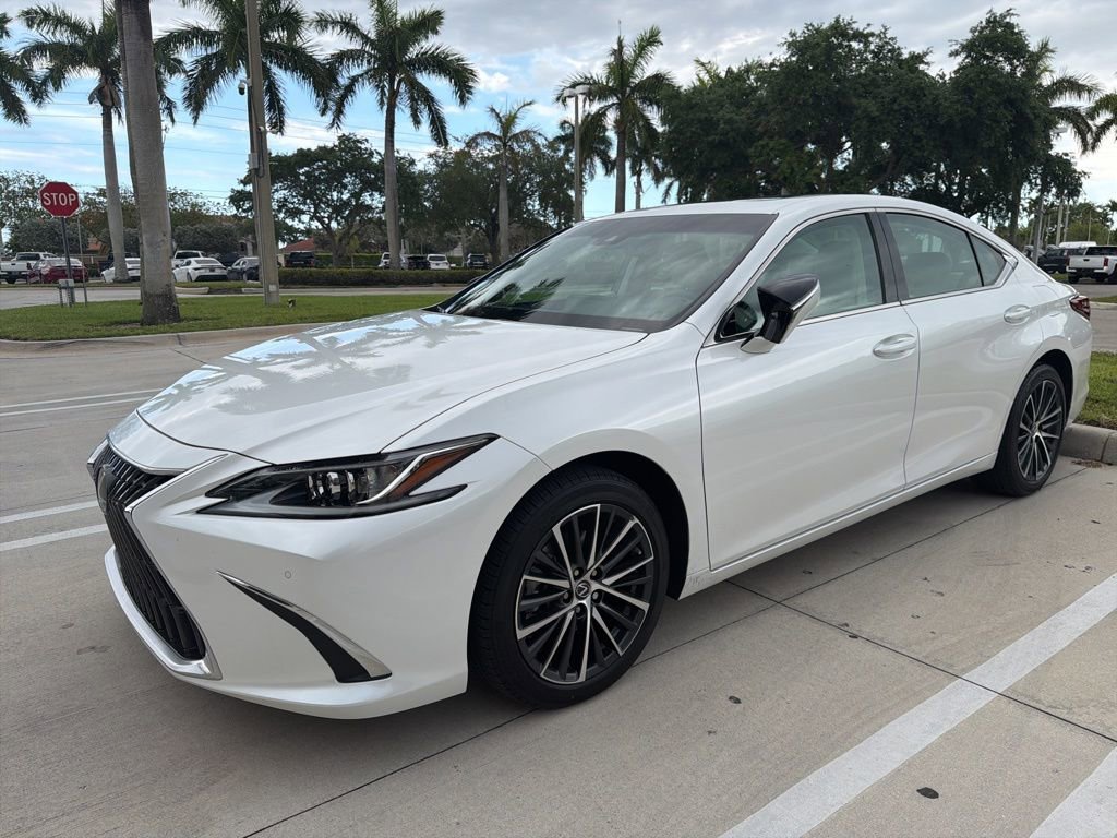 Used 2024 Lexus ES 250 w/ Premium Package AWD/4WD image 8