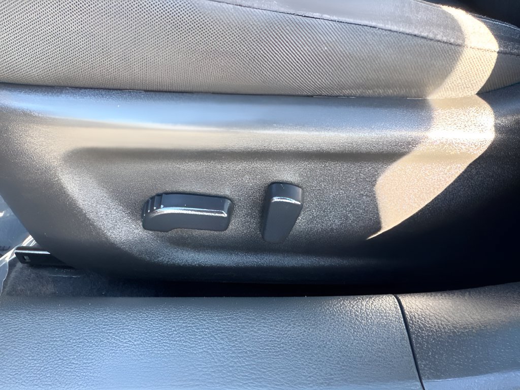 Used 2025 Nissan Altima 2.5 SV FWD image 11