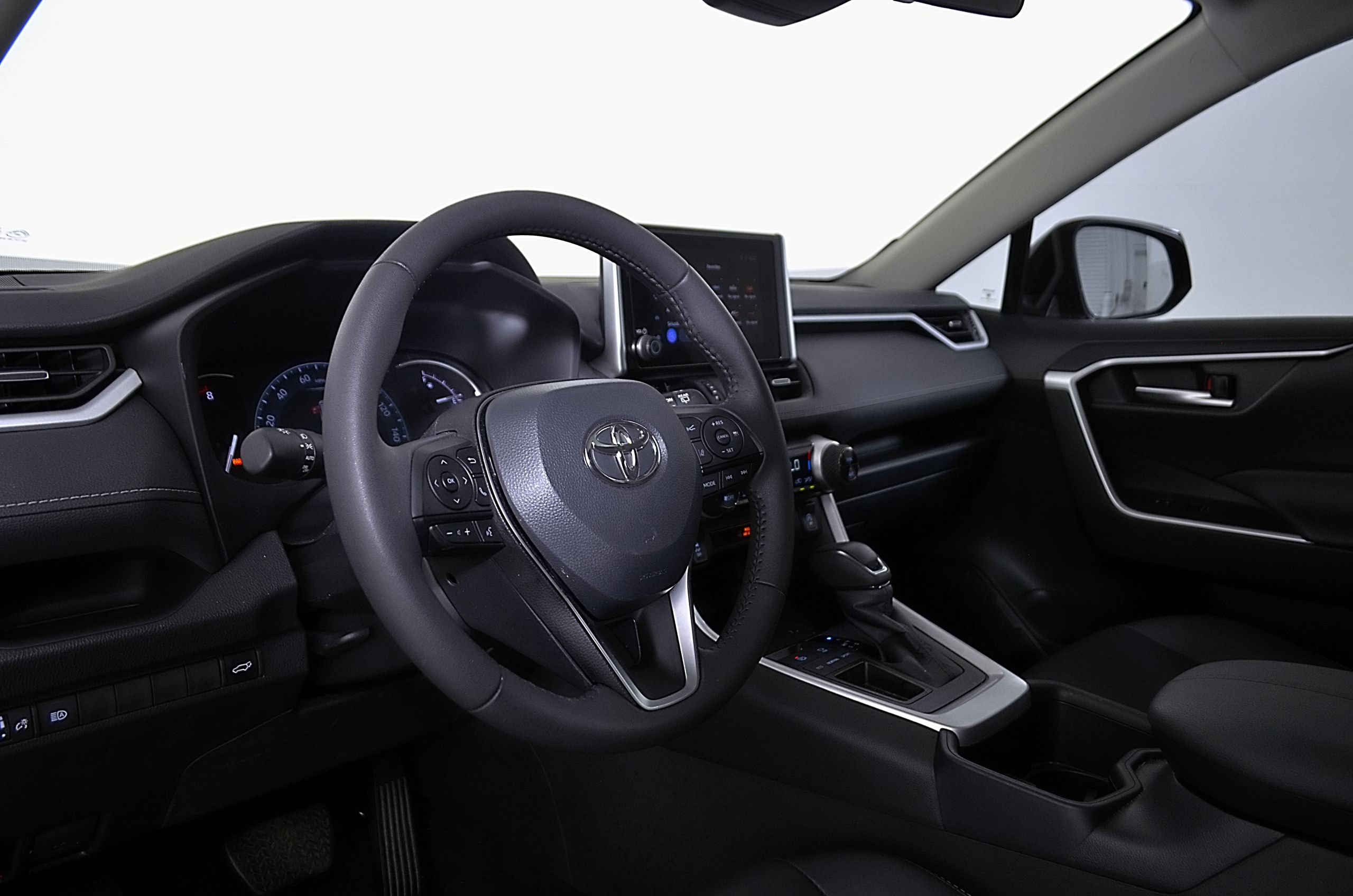 Used 2025 Toyota RAV4 XLE Premium FWD image 23