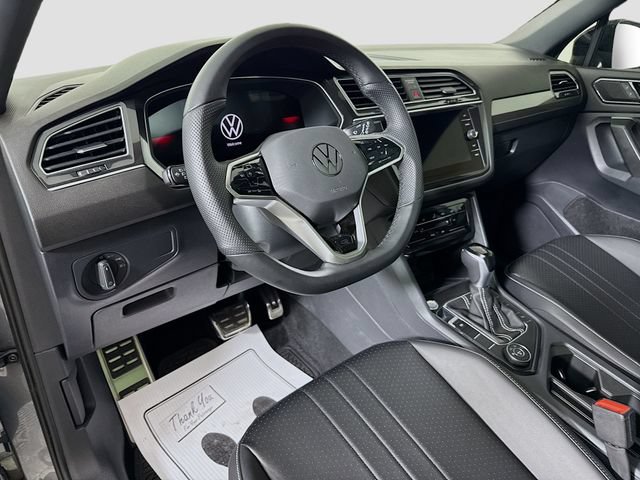 Used 2024 Volkswagen Tiguan SE R-Line AWD/4WD image 9