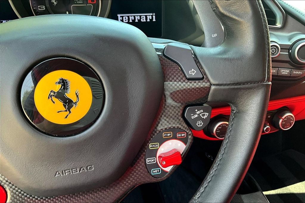 Used 2019 Ferrari 488 GTB RWD image 12