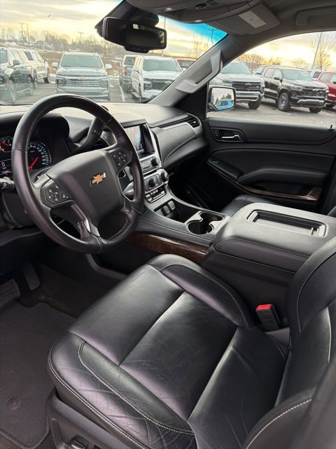 Used 2018 Chevrolet Suburban LT w/ Luxury Package image 21