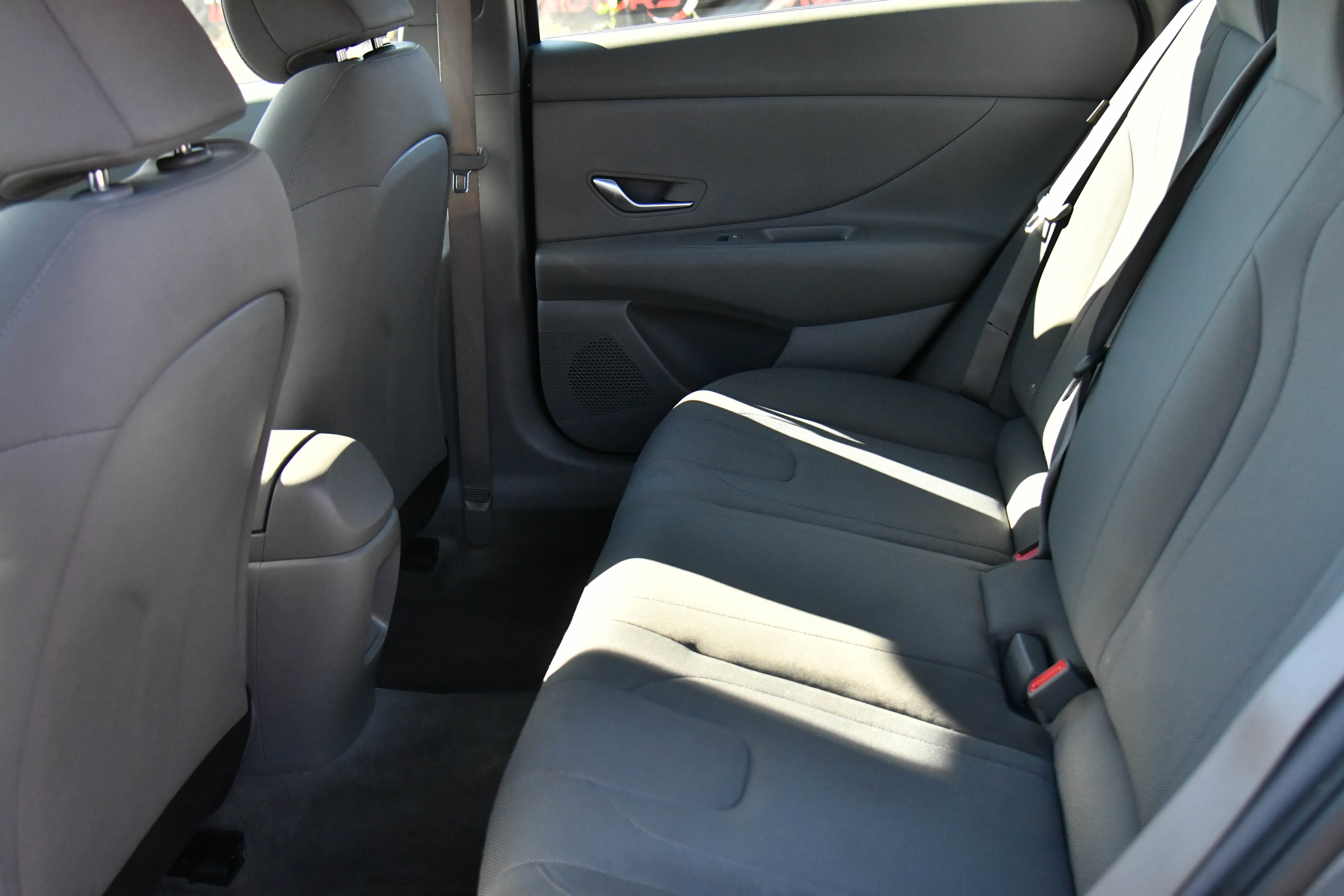 Used 2024 Hyundai Elantra SE FWD image 32