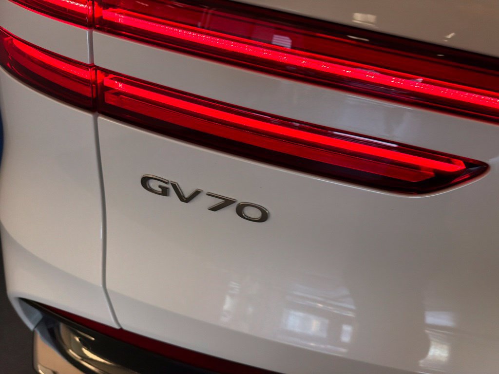 Used 2026 Genesis GV70 2.5T Select AWD/4WD image 9