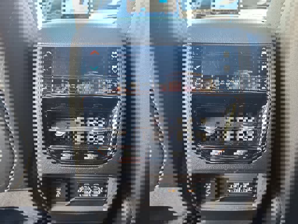 Used 2023 Jeep Grand Cherokee L Overland image 20