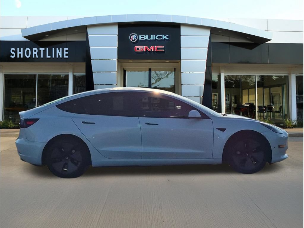 Used 2021 Tesla Model 3 Standard Range Plus RWD image 2
