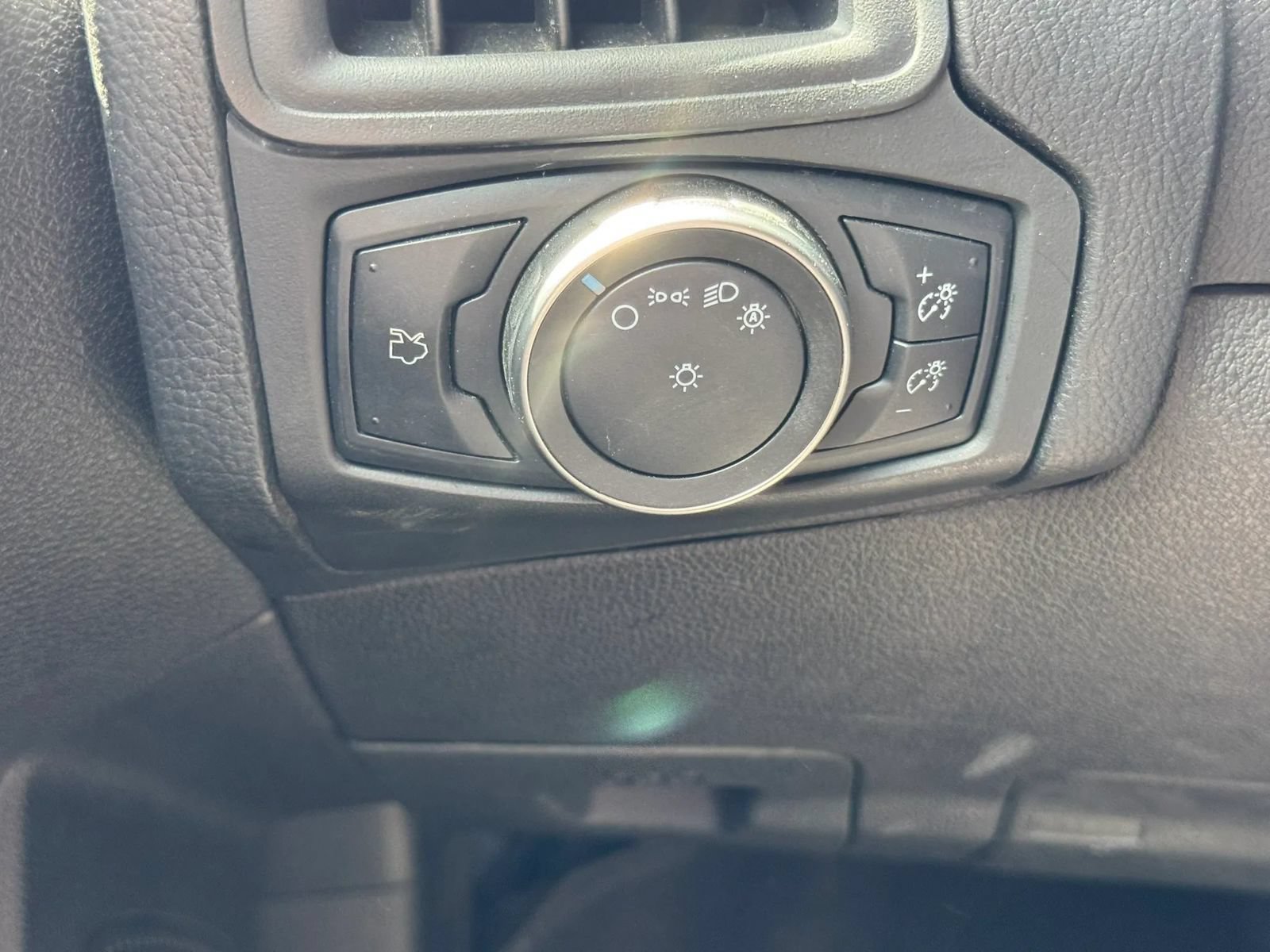Used 2018 Ford Focus S FWD image 29