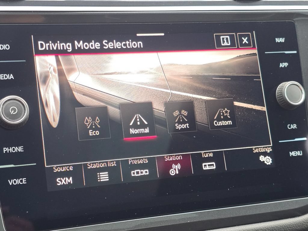 Used 2024 Volkswagen Tiguan SEL R-Line AWD/4WD image 12