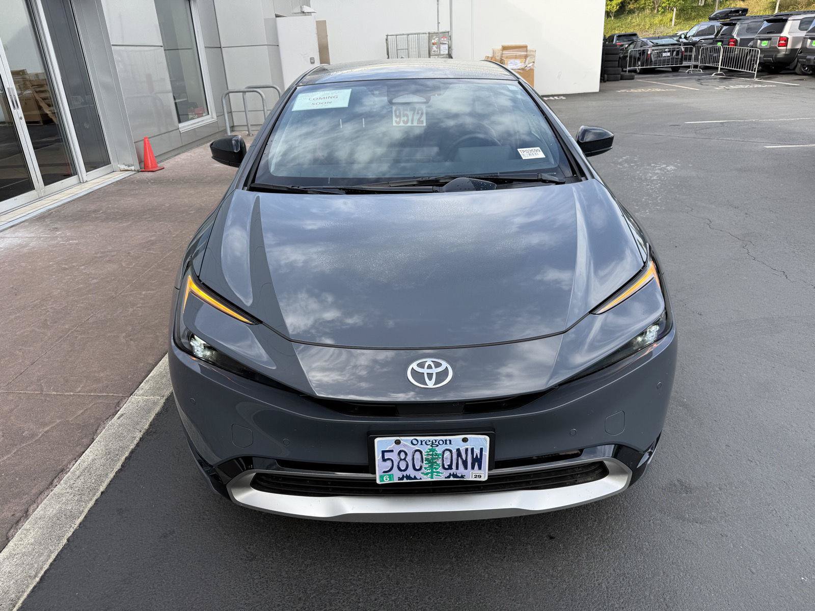 Used 2025 Toyota Prius Plug-In Hybrid FWD image 8