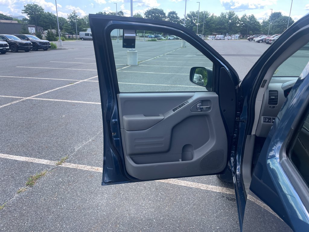 Used 2021 Nissan Frontier SV AWD/4WD image 16
