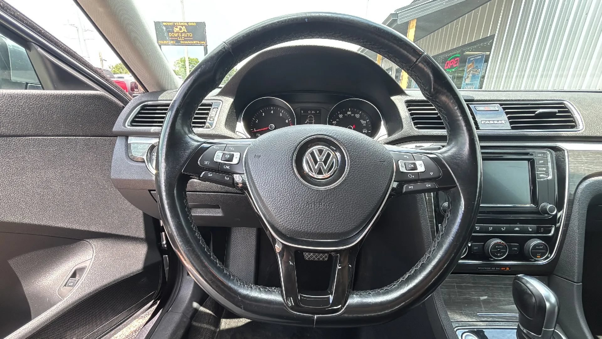 Used 2018 Volkswagen Passat 2.0T SE w/ SE Lighting Package FWD image 21