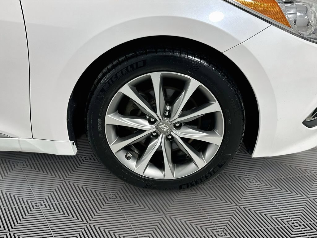Used 2017 Hyundai Azera FWD image 20